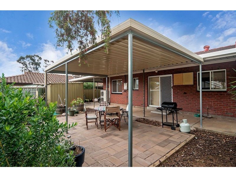 9 Dienelt Drive, Para Hills West SA 5096