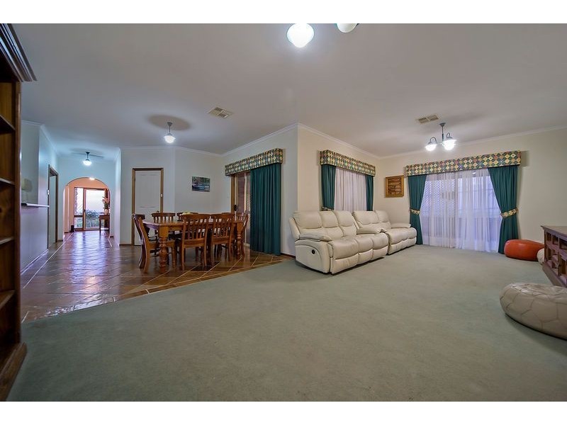 14 Crestview Place, Hillbank SA 5112