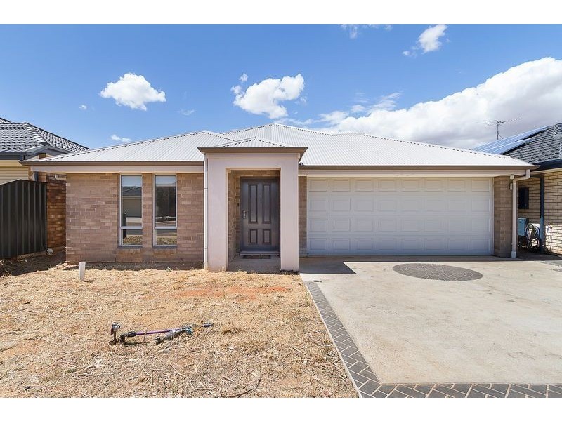 10 Gairdner Blvd, Andrews Farm SA 5114