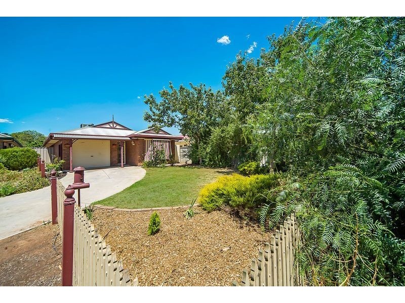 8 Montrose Court, Elizabeth North SA 5113