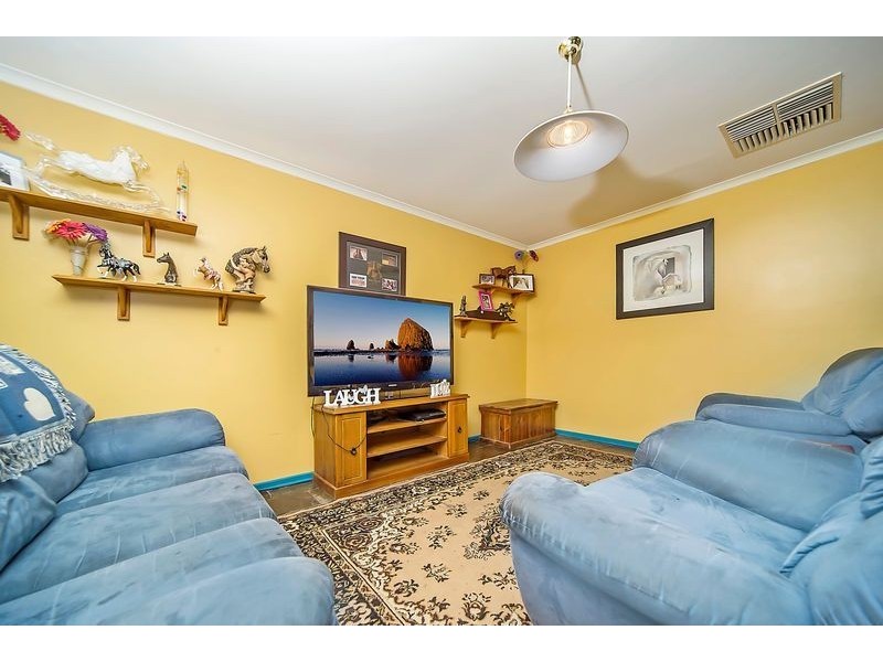 8 Montrose Court, Elizabeth North SA 5113