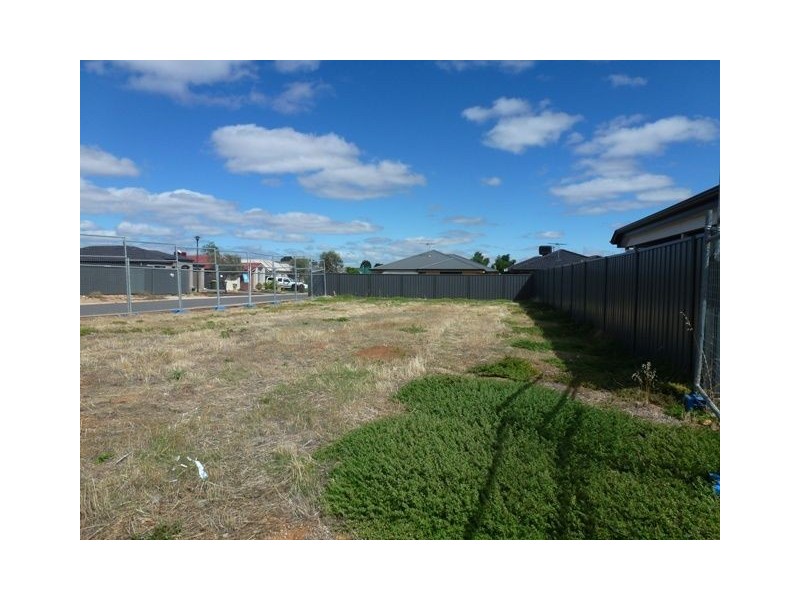 18 Vitorio Road, Munno Para West SA 5115