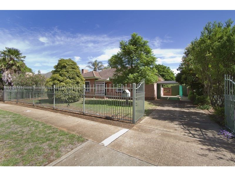 4 Burdett Street, Elizabeth Grove SA 5112