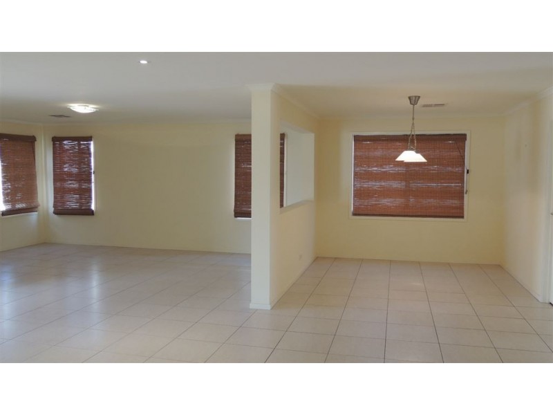 40 Waterside Drive, Burton SA 5110