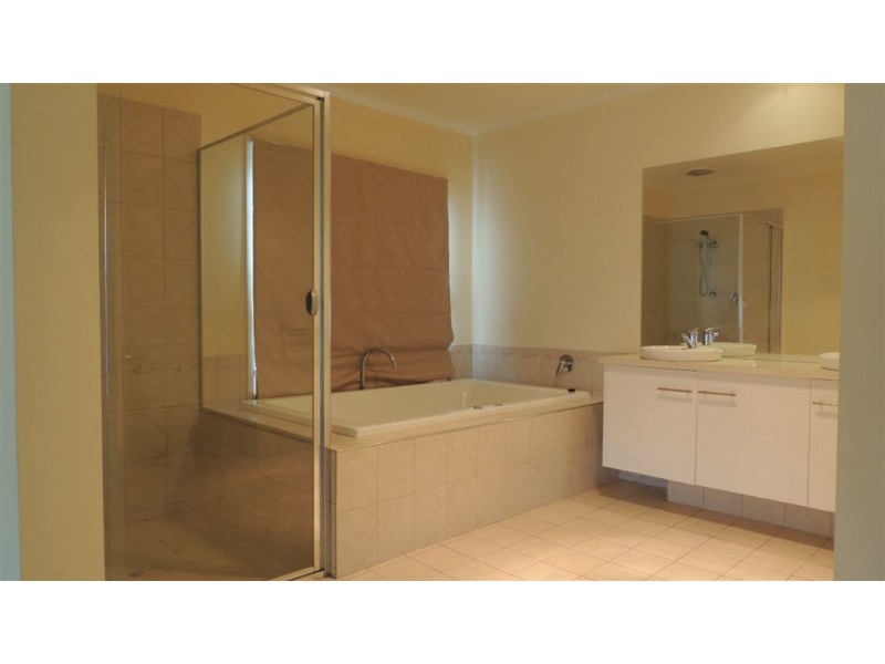 40 Waterside Drive, Burton SA 5110