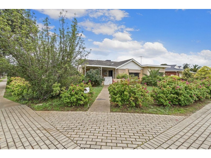 1 Coleman Road, Elizabeth Downs SA 5113