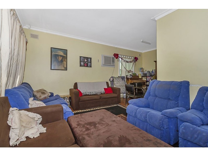 33 Peacock Road, Elizabeth Downs SA 5113