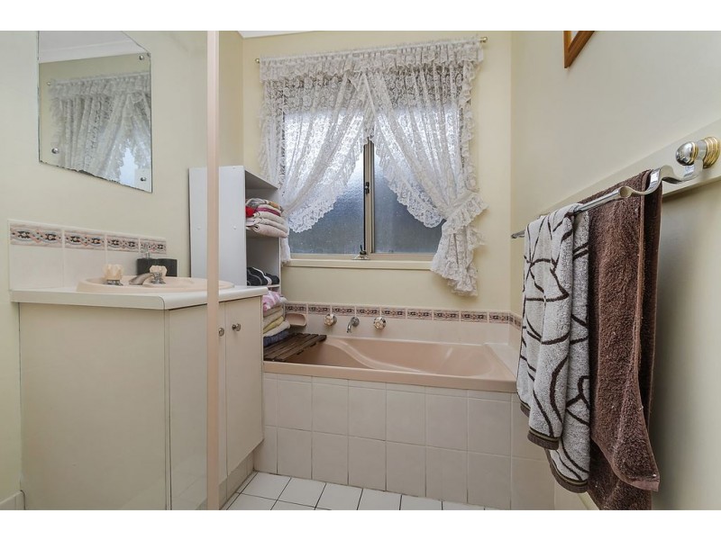 5 Hutton Avenue, Andrews Farm SA 5114