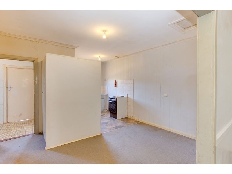 60 Stakes Crescent, Elizabeth Downs SA 5113