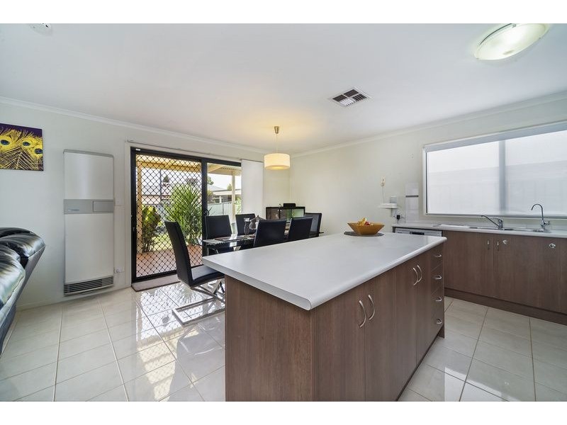4 Coonawarra Avenue, Andrews Farm SA 5114