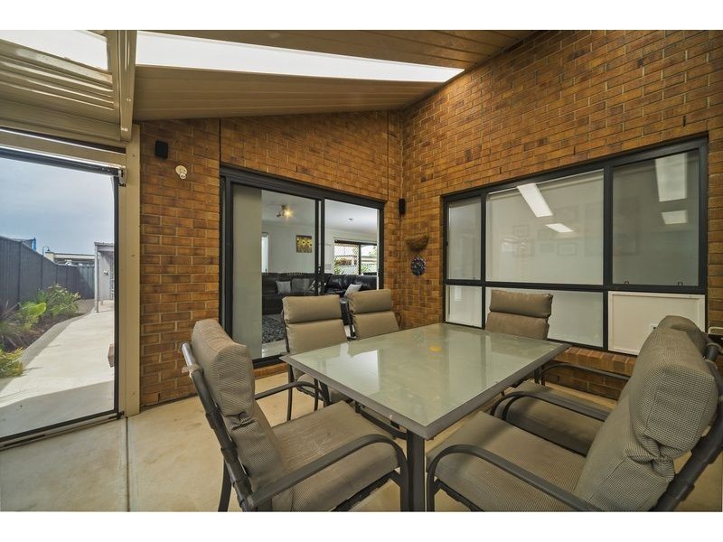 4 Coonawarra Avenue, Andrews Farm SA 5114