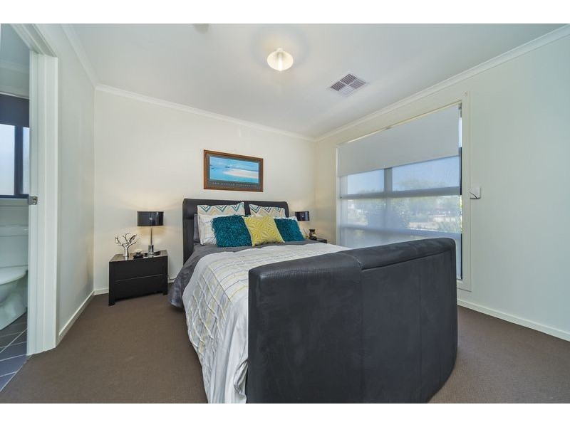 4 Coonawarra Avenue, Andrews Farm SA 5114