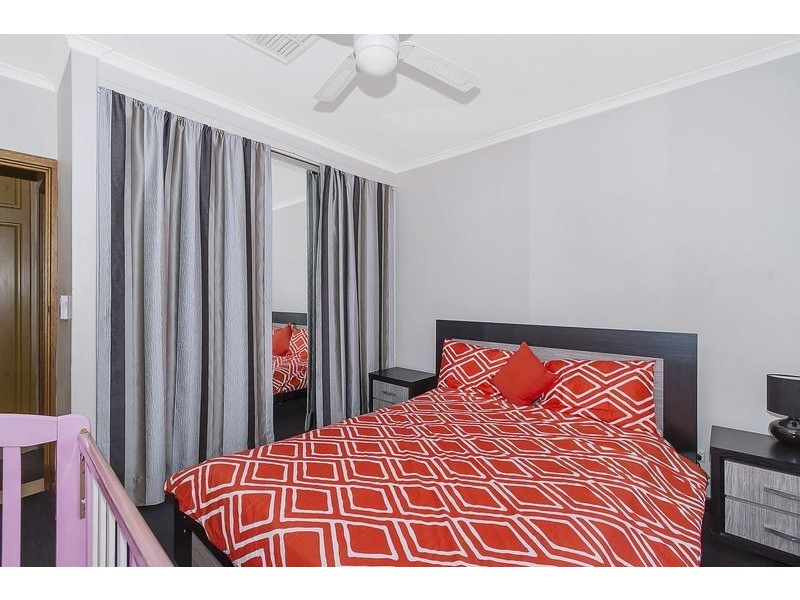 9 Dienelt Drive, Para Hills West SA 5096