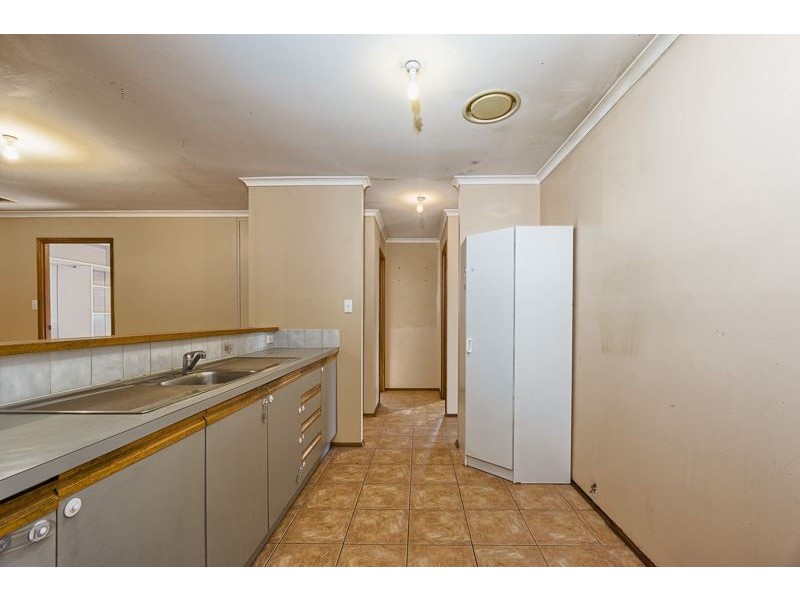 28 President Avenue, Andrews Farm SA 5114