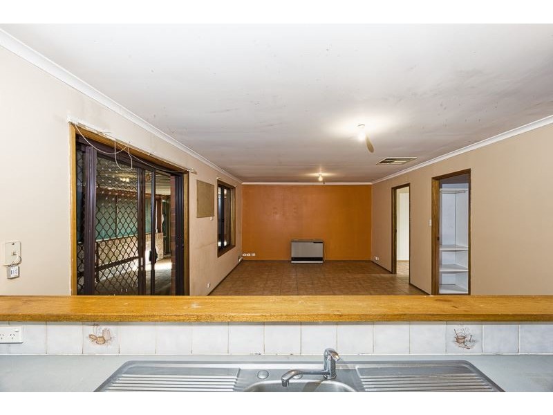 28 President Avenue, Andrews Farm SA 5114