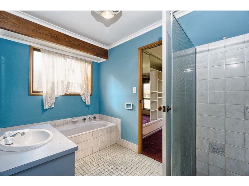 28 President Avenue, Andrews Farm SA 5114