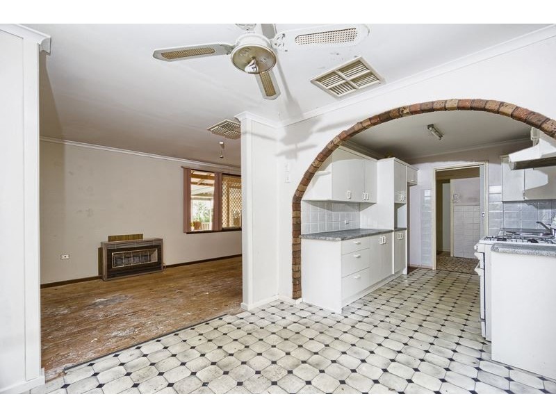 16 Inwood Road, Elizabeth East SA 5112