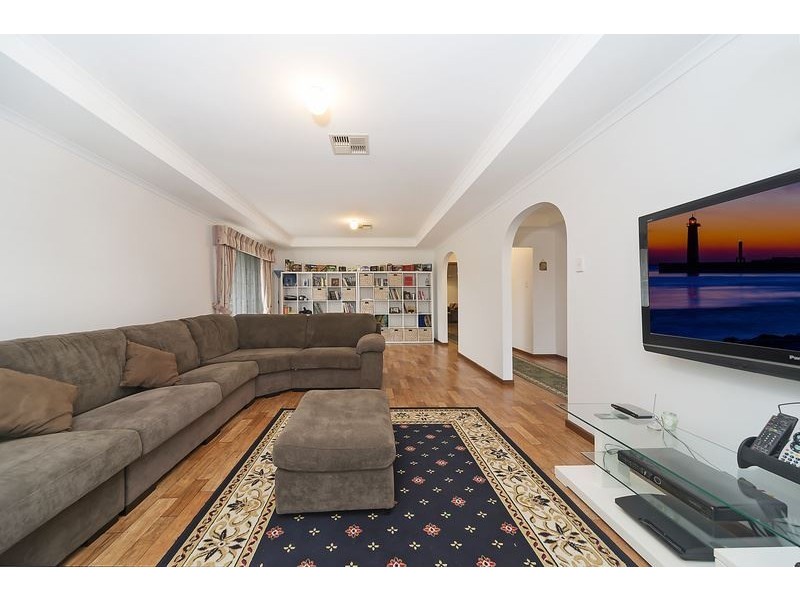 16 Linwood Grove, Hillbank SA 5112