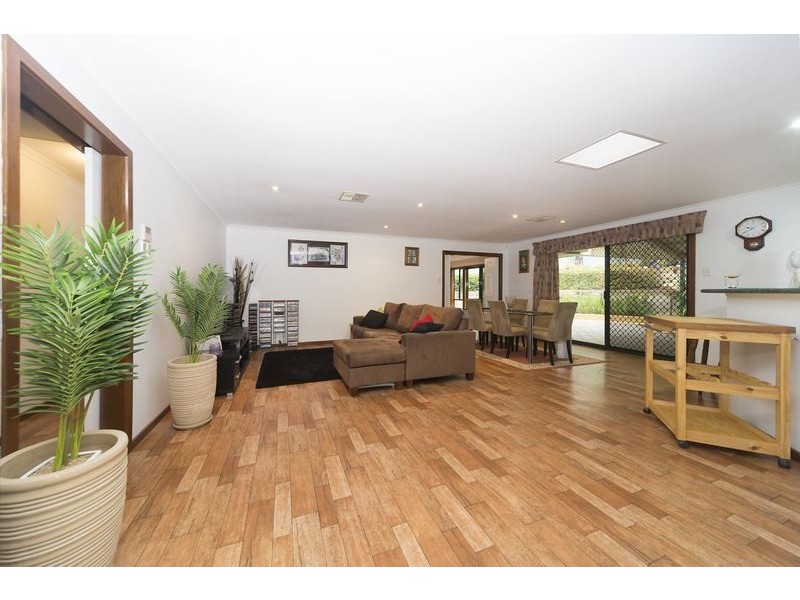 16 Linwood Grove, Hillbank SA 5112