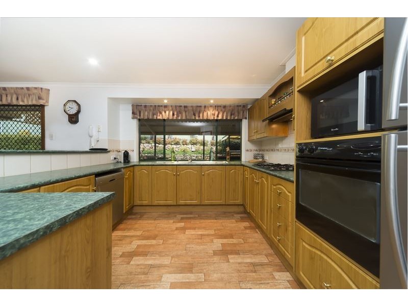 16 Linwood Grove, Hillbank SA 5112