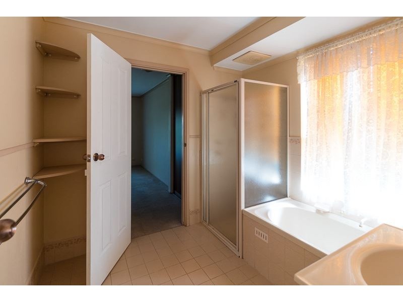 11 Clapton Drive, Paralowie SA 5108