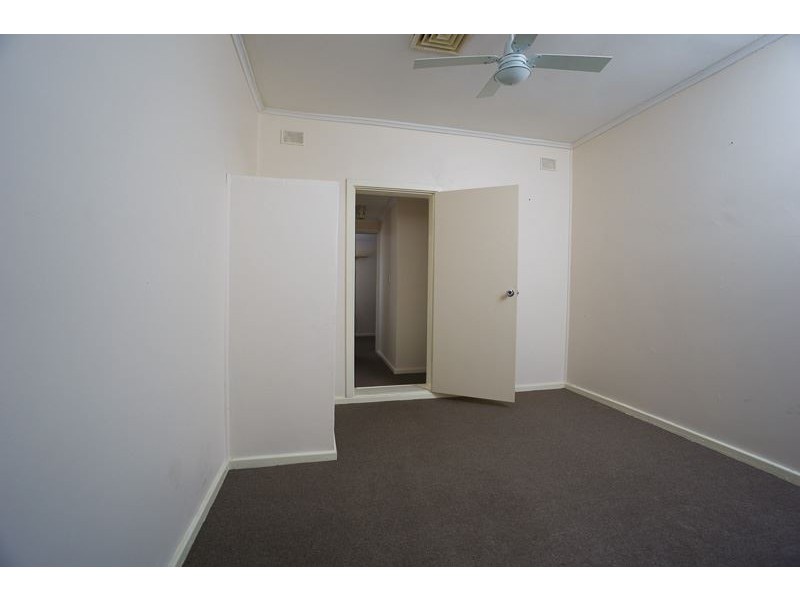 4 Haldane Street, Elizabeth Downs SA 5113