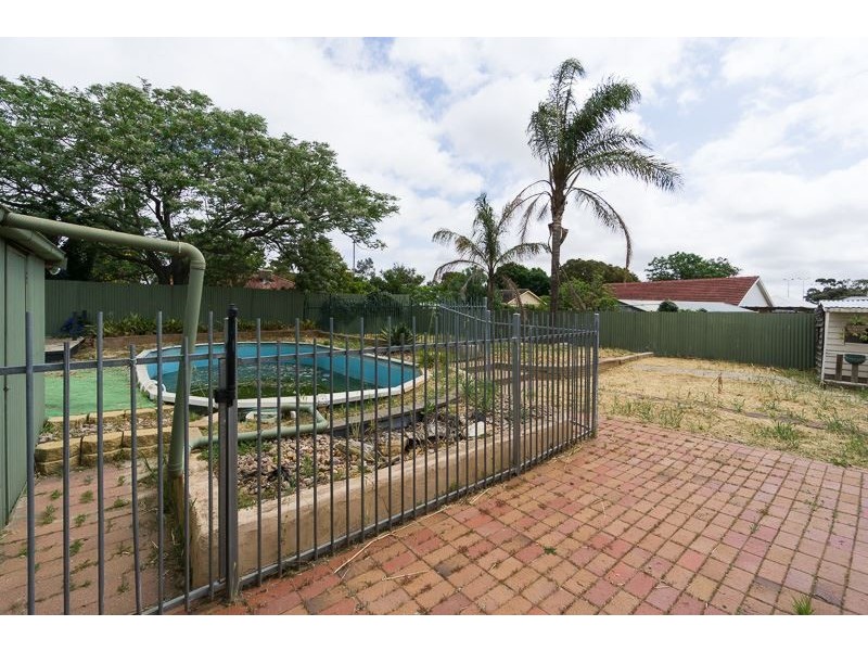 4 Haldane Street, Elizabeth Downs SA 5113