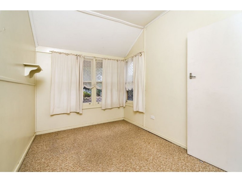 8 Barritt Street, Elizabeth Downs SA 5113