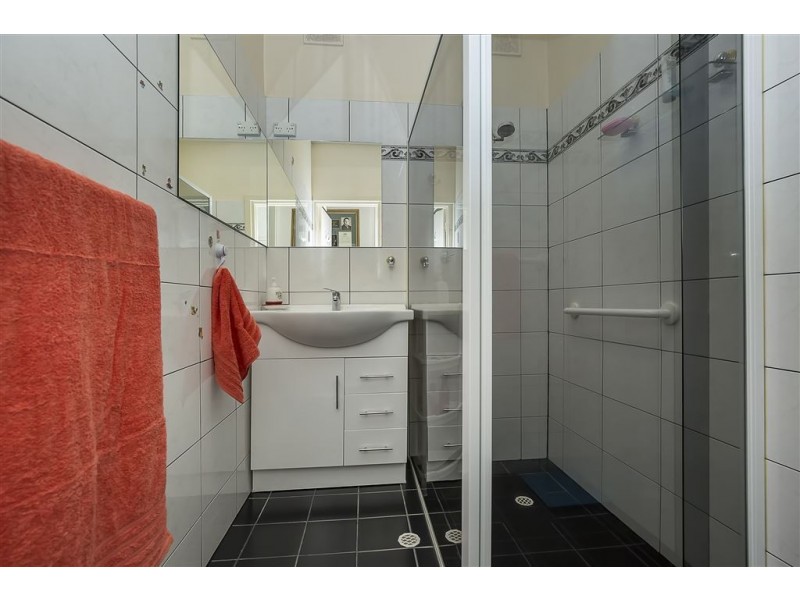 21 Rollison Road, Elizabeth Vale SA 5112