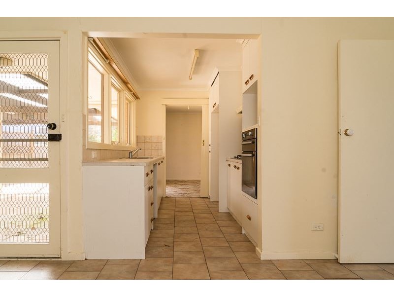 10 Chapel Road, Para Vista SA 5093