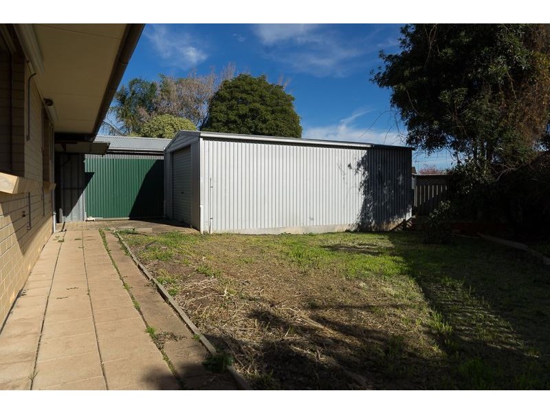 10 Chapel Road, Para Vista SA 5093