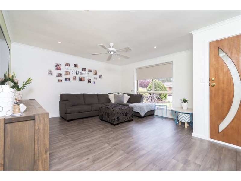 1 Deacon Court, Paralowie SA 5108