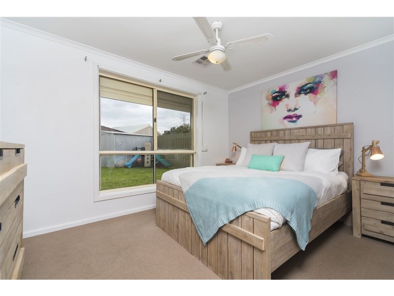 1 Deacon Court, Paralowie SA 5108