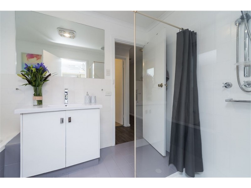 1 Deacon Court, Paralowie SA 5108