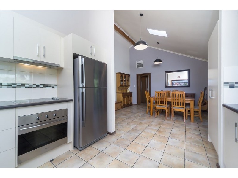 7 Hilltop Boulevard, Hillbank SA 5112