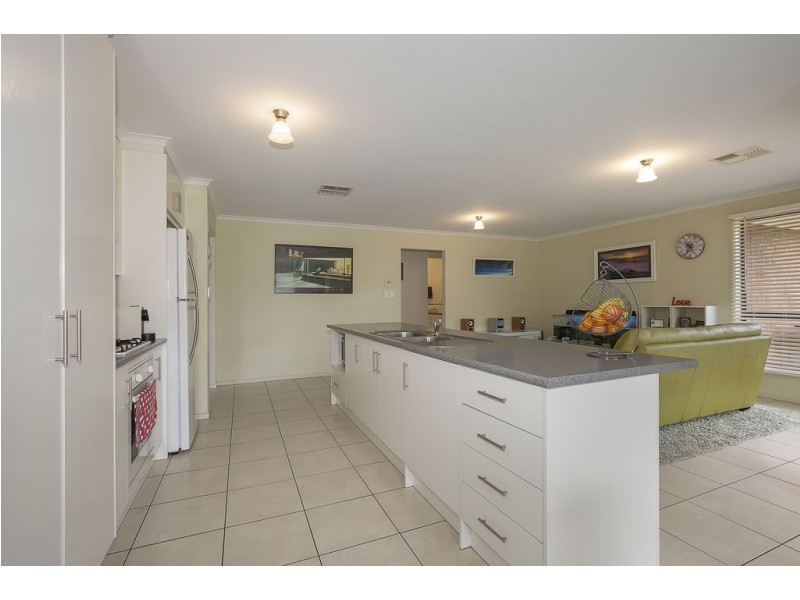 168 President Avenue, Andrews Farm SA 5114