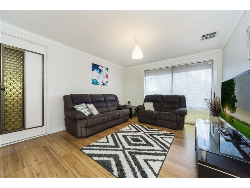 8 Fuller Crescent, Elizabeth East SA 5112