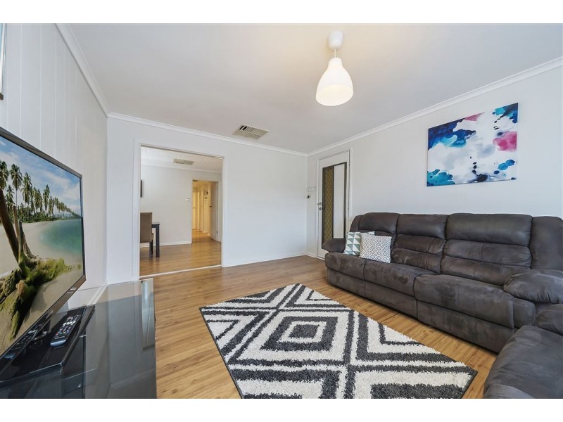 8 Fuller Crescent, Elizabeth East SA 5112