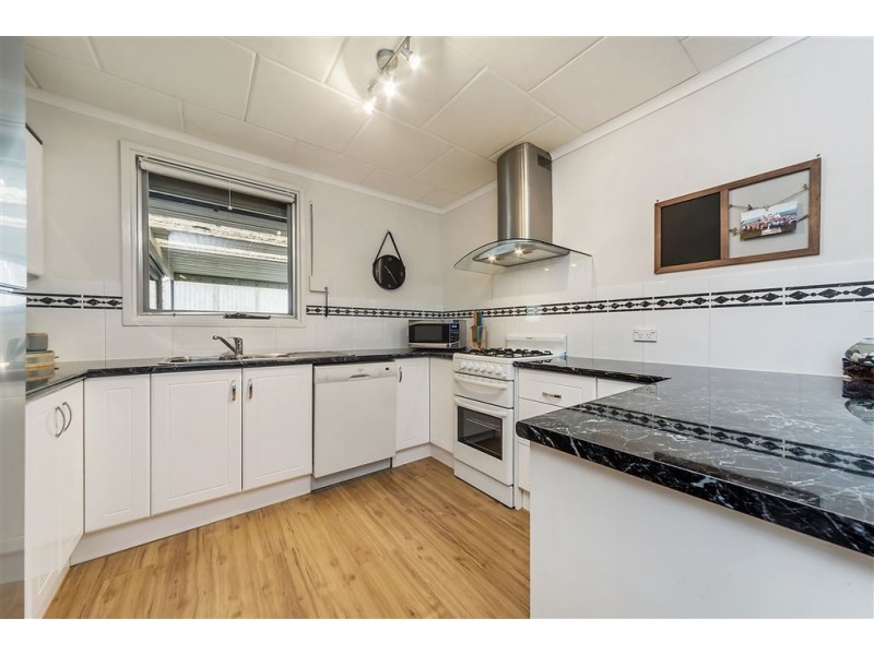 8 Fuller Crescent, Elizabeth East SA 5112