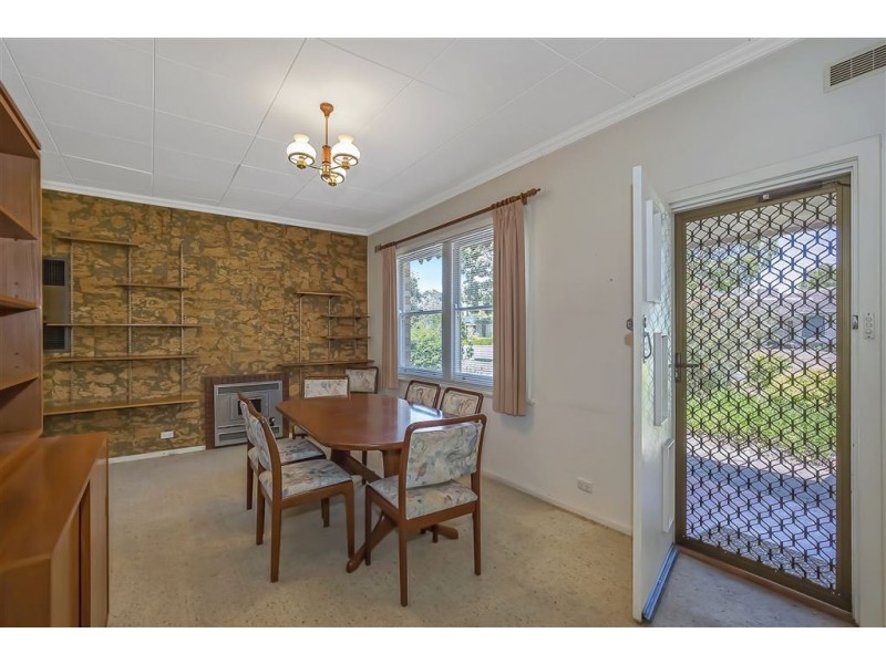 15 Chiselbury Road, Elizabeth Vale SA 5112