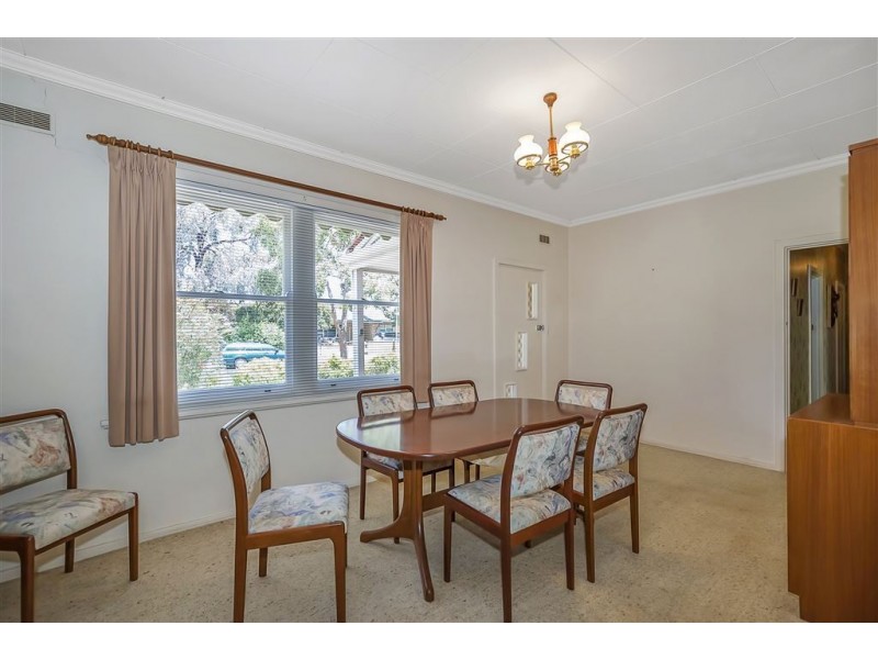 15 Chiselbury Road, Elizabeth Vale SA 5112