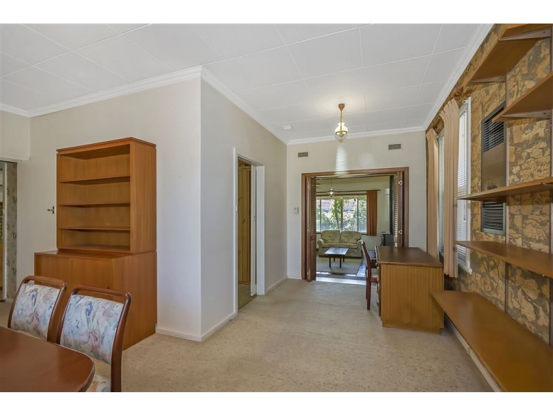 15 Chiselbury Road, Elizabeth Vale SA 5112