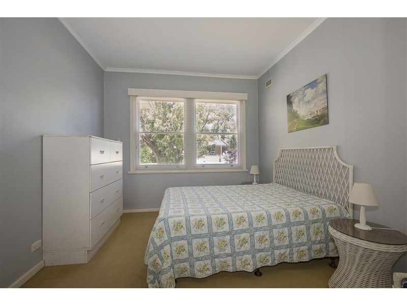 15 Chiselbury Road, Elizabeth Vale SA 5112