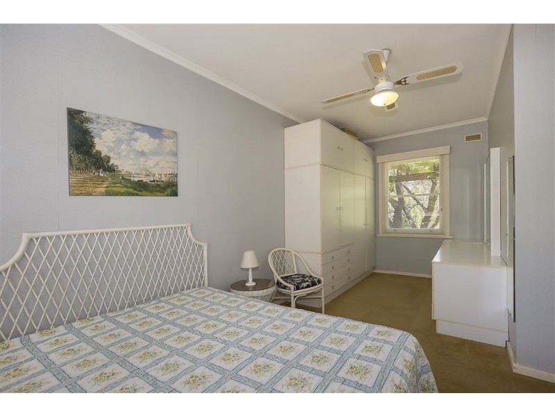 15 Chiselbury Road, Elizabeth Vale SA 5112