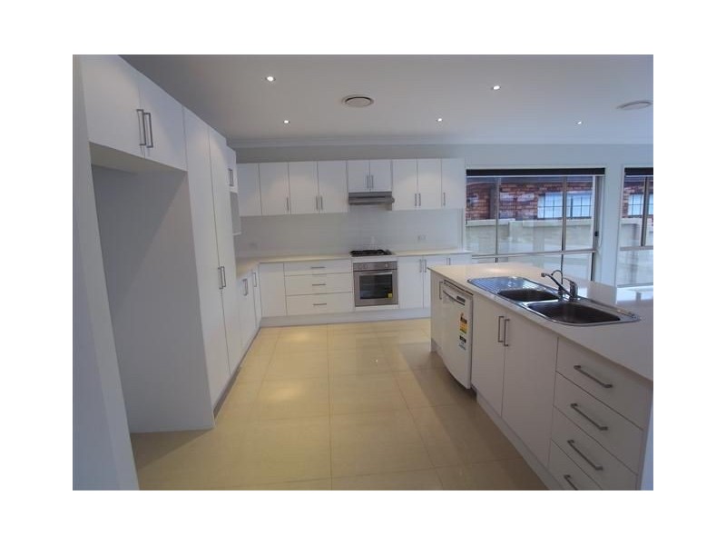 6 Helmsman Boulevard, St Huberts Island NSW 2257