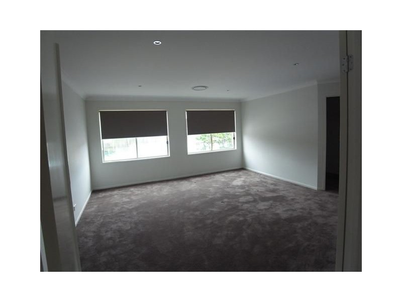 6 Helmsman Boulevard, St Huberts Island NSW 2257