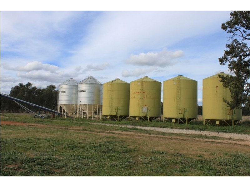 147 Sturt Highway, Galore NSW 2650