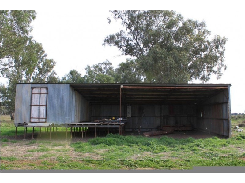 147 Sturt Highway, Galore NSW 2650