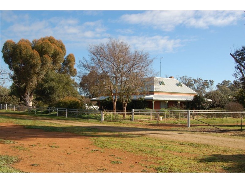 Una 577 Tooyal Road, Wagga Wagga NSW 2650