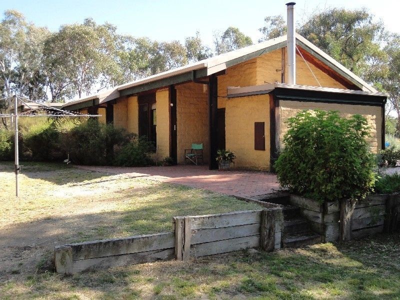 300 Warby Range Road, Glenrowan VIC 3675